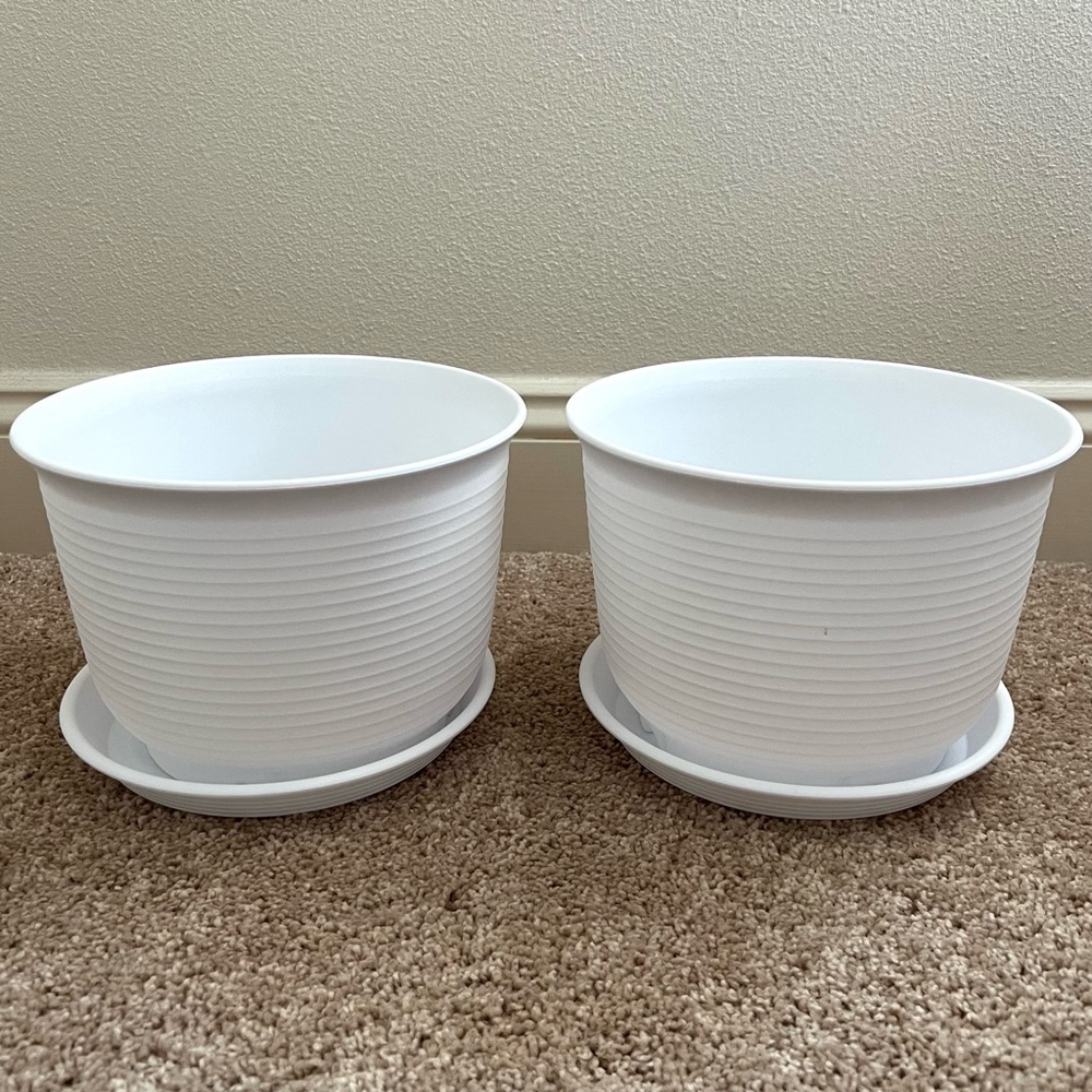 Bundle of Four 10" Plastic Plant Pots